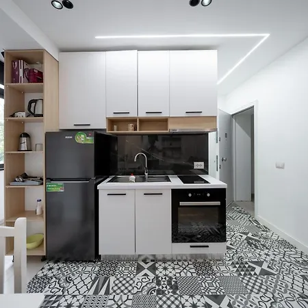 Comfy Modern Urban - Tirana